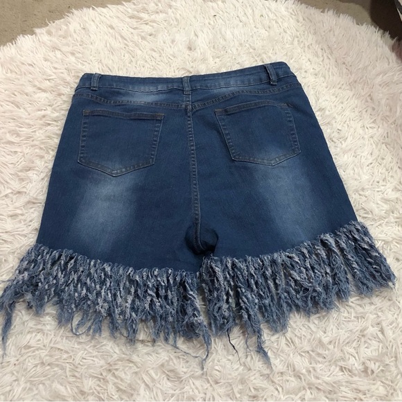 AQ Jeans‎ Denim Fringe Shorts Size 20 - Picture 2 of 8